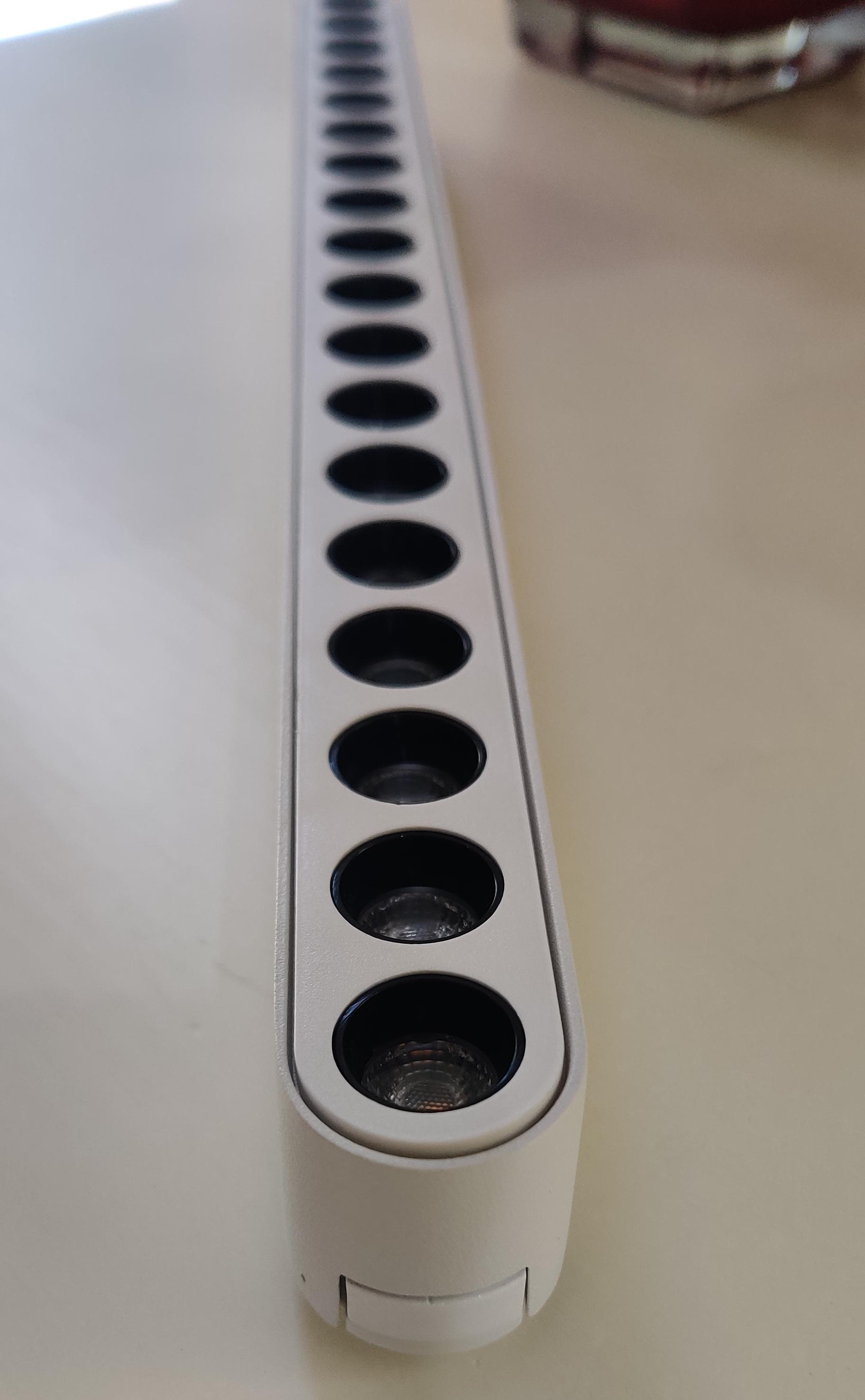 Світильник на ультратонку магнітну шину ESL CS0732 18Вт 4000К купити