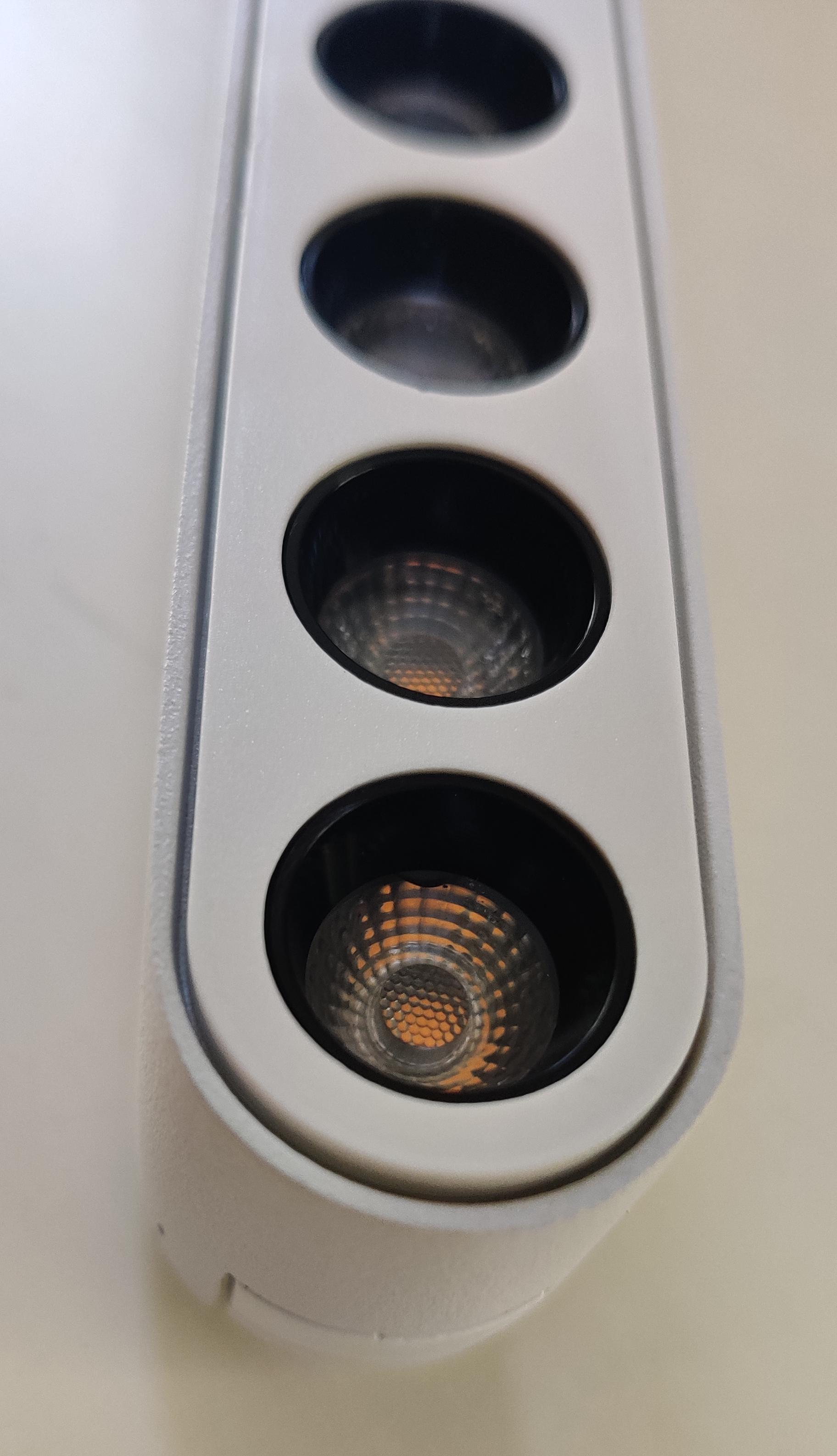 Світильник на ультратонку магнітну шину ESL CS0732 18Вт 4000К купити